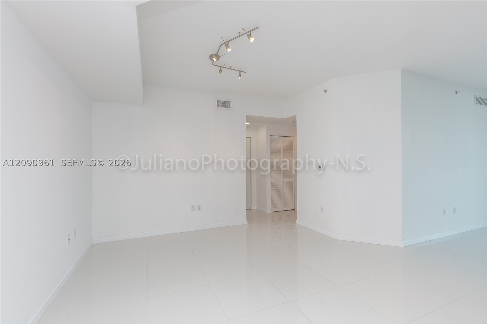7910 Harbor Island Dr #507, North Bay Village FL 33141