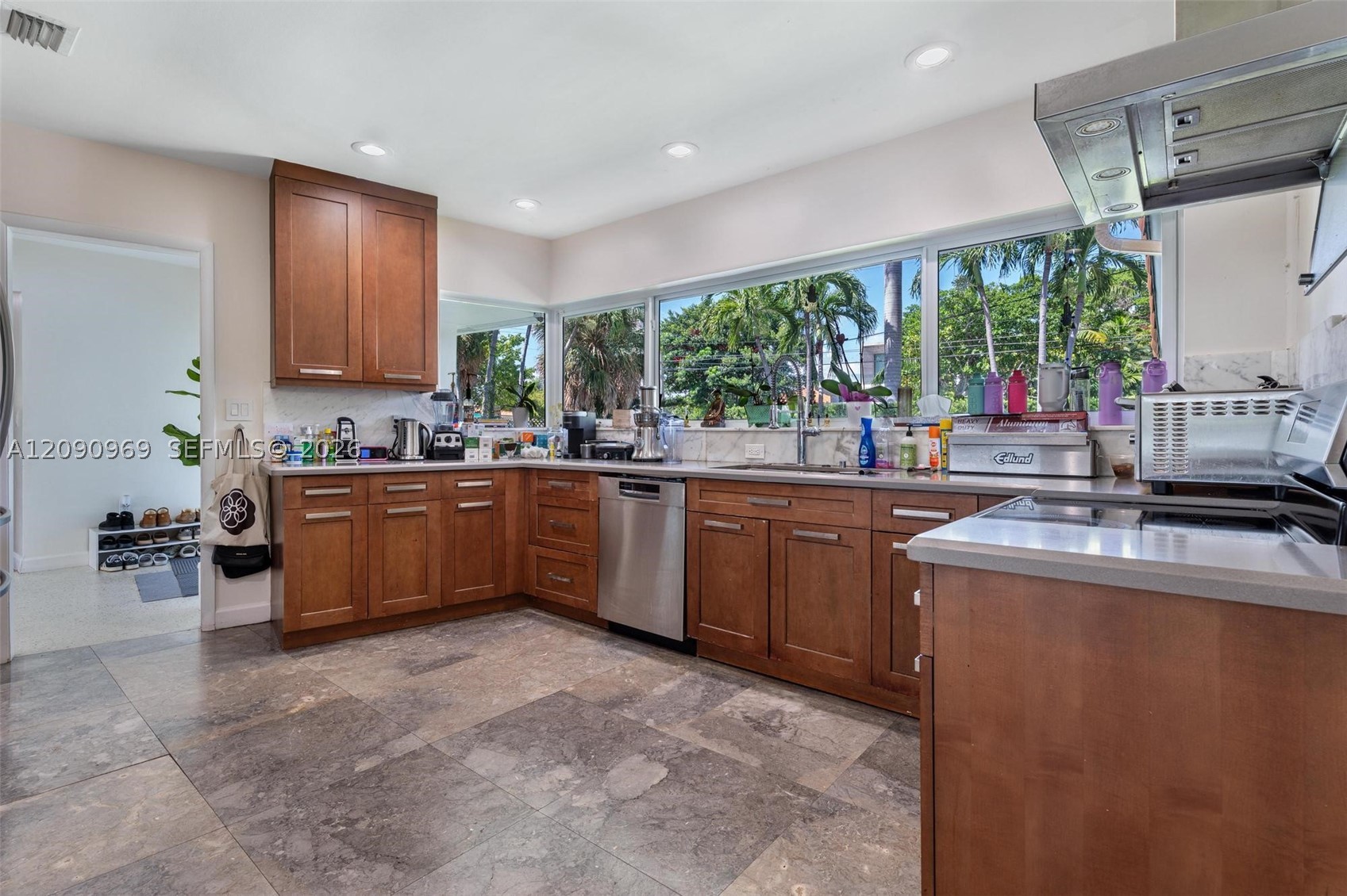 9217 Bay Dr, Surfside FL 33154