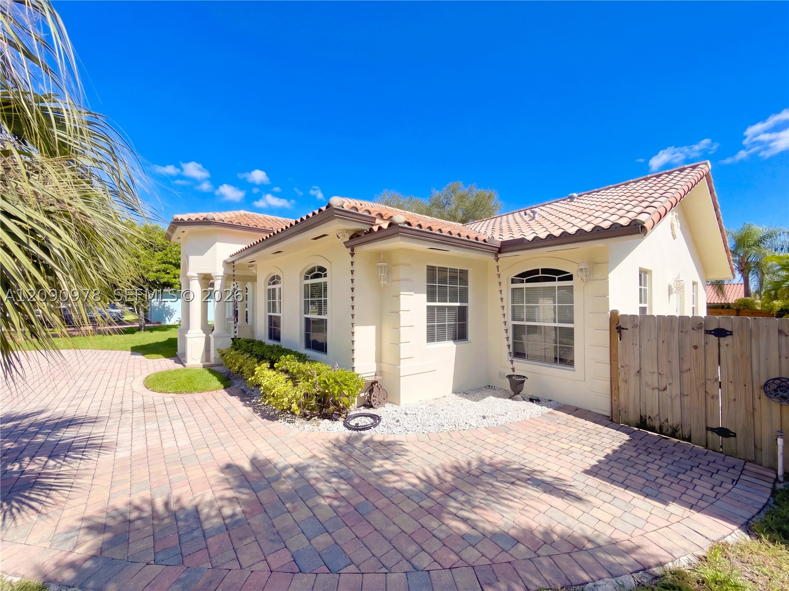 9444 SW 78th St #--, Miami FL 33173