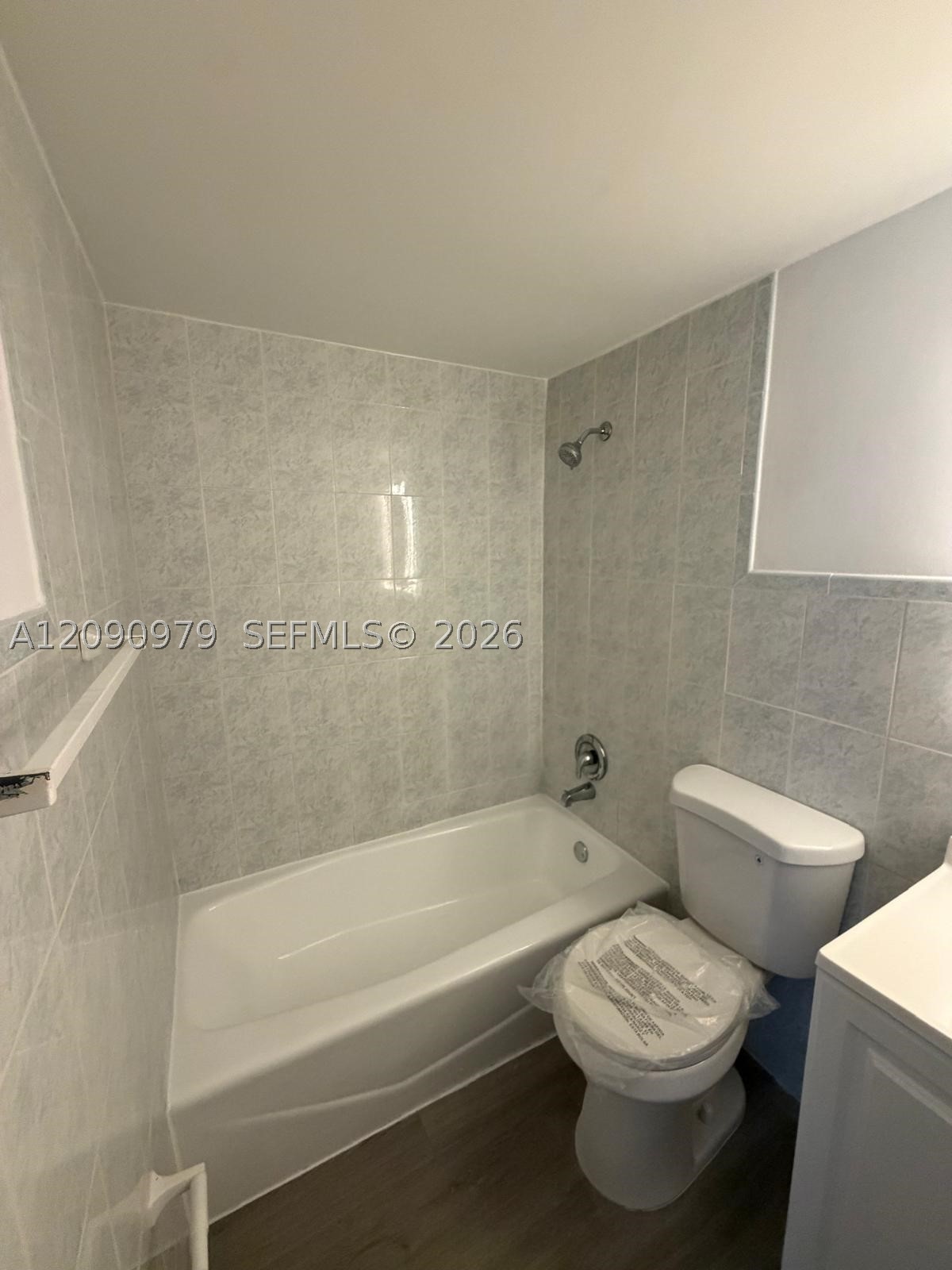 4725 NW 7th St #110-3, Miami FL 33126