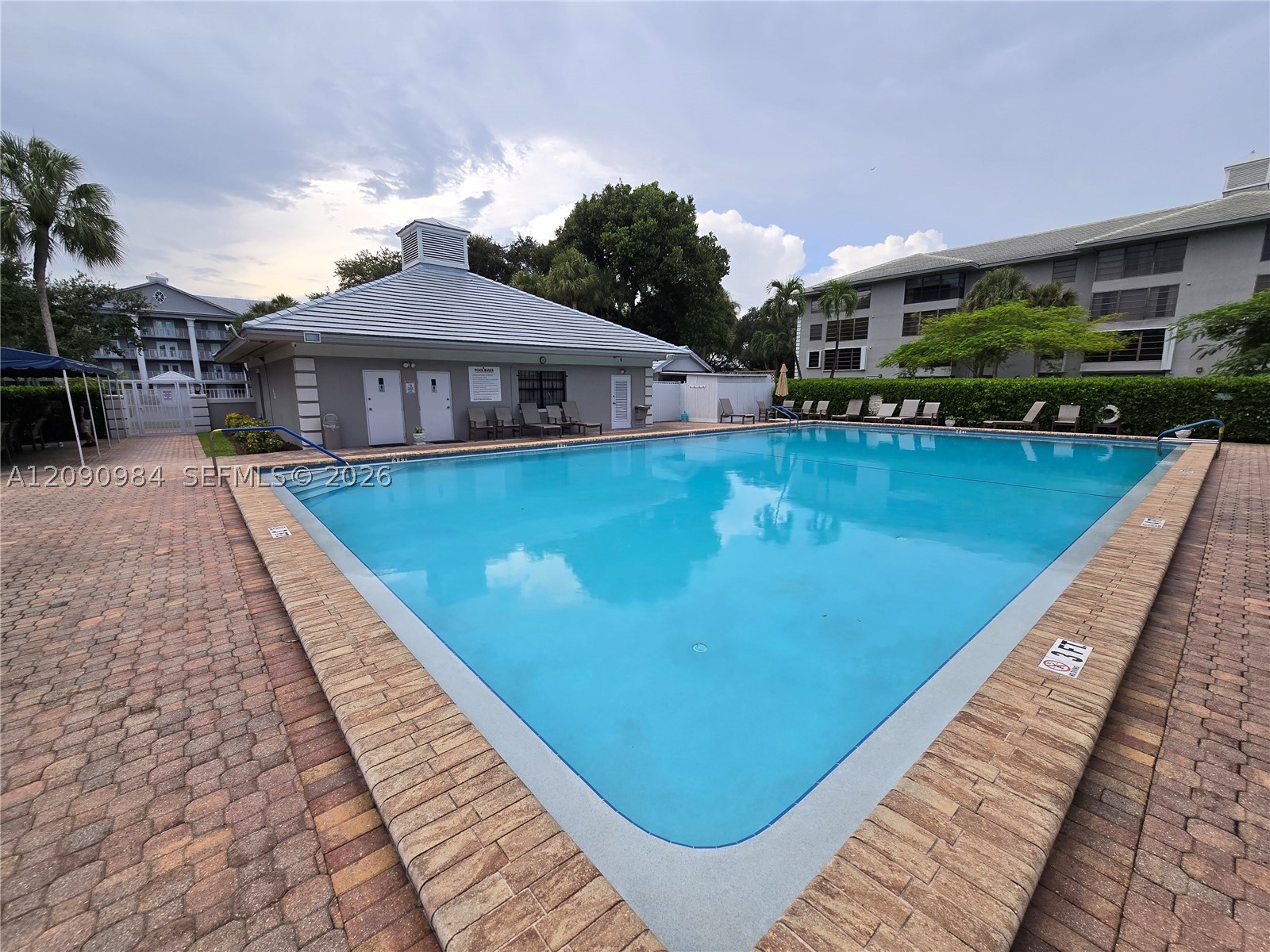 1526 Whitehall Dr #304, Davie FL 33324