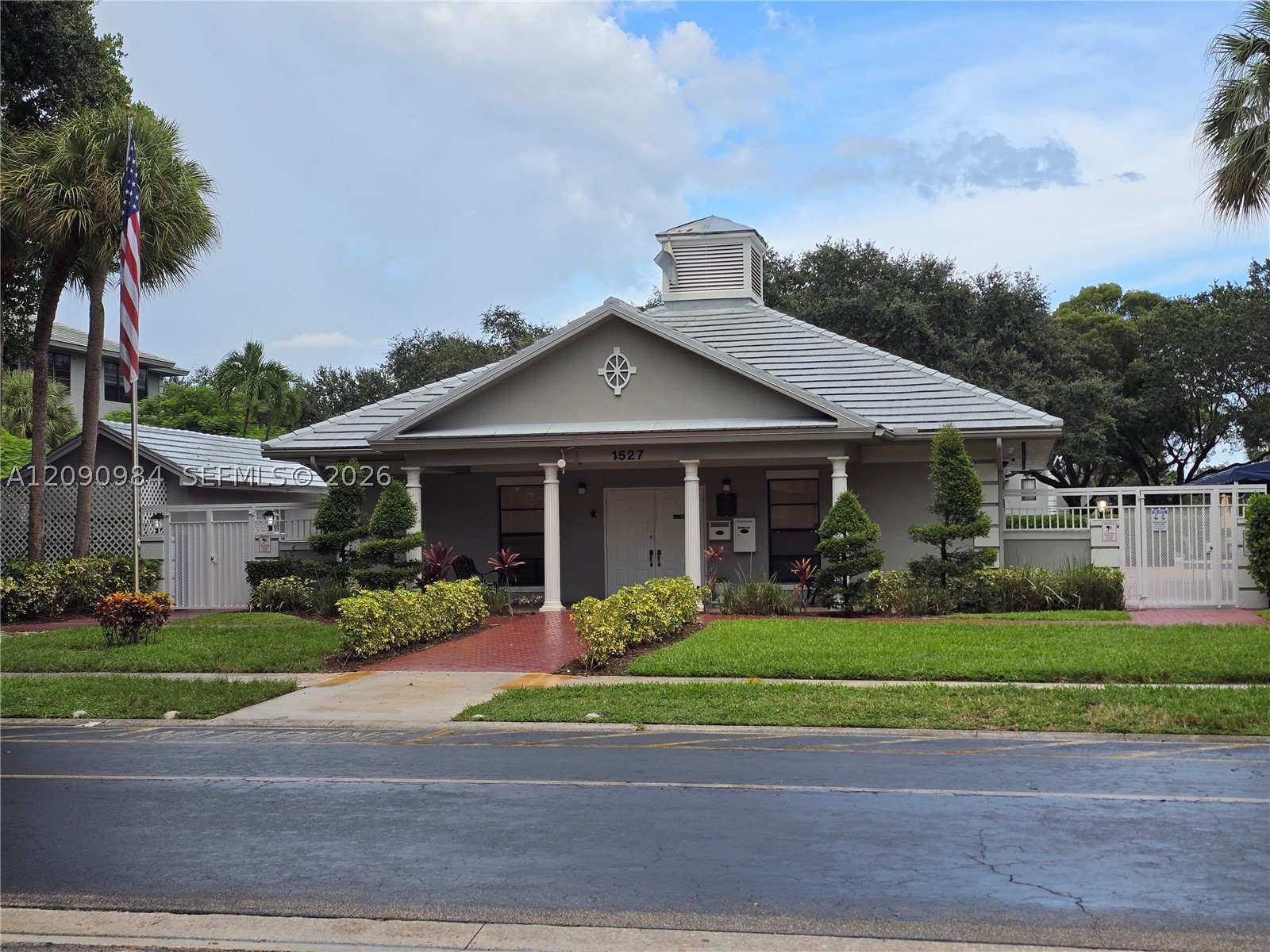 1526 Whitehall Dr #304, Davie FL 33324