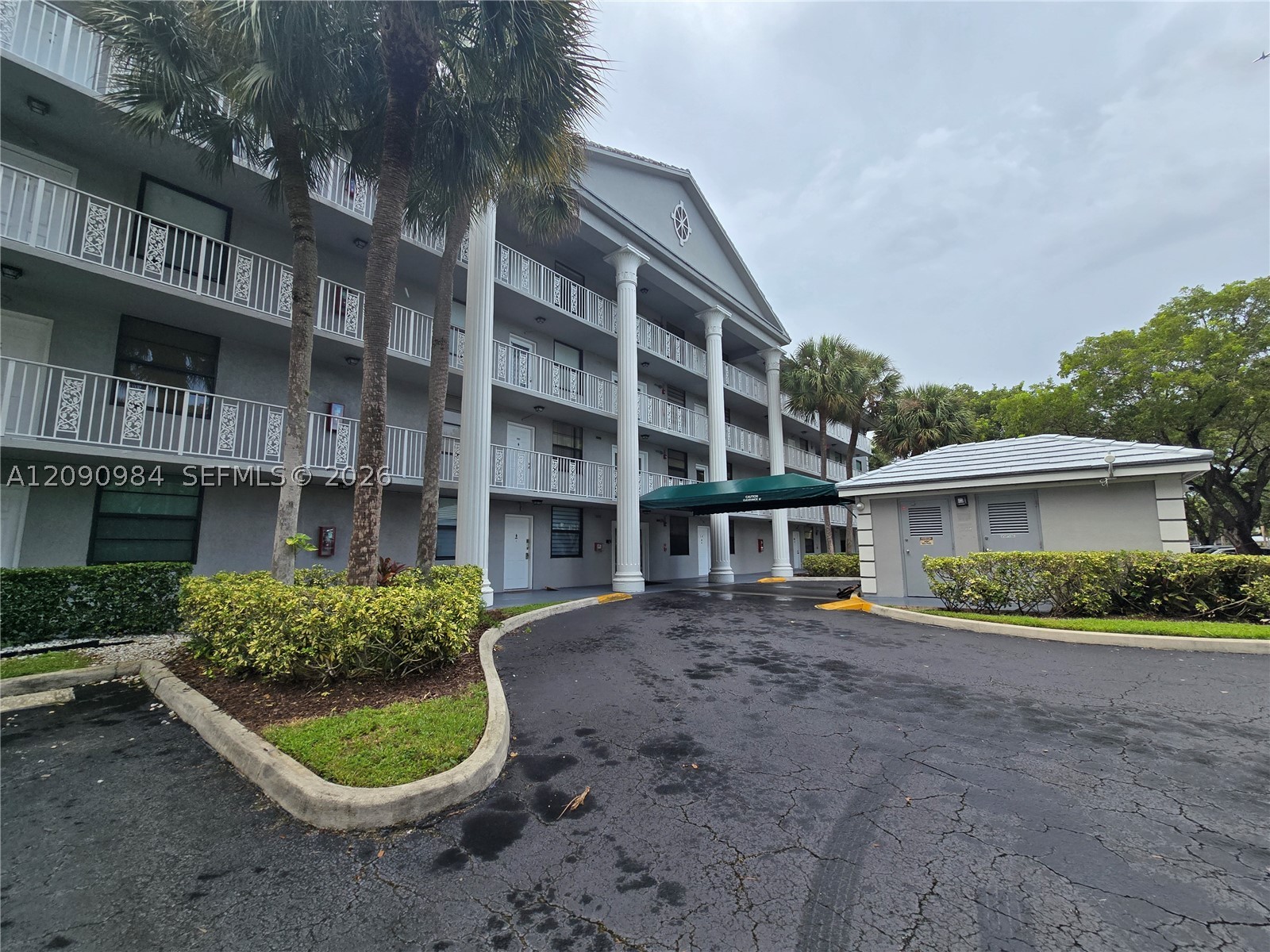 1526 Whitehall Dr #304, Davie FL 33324