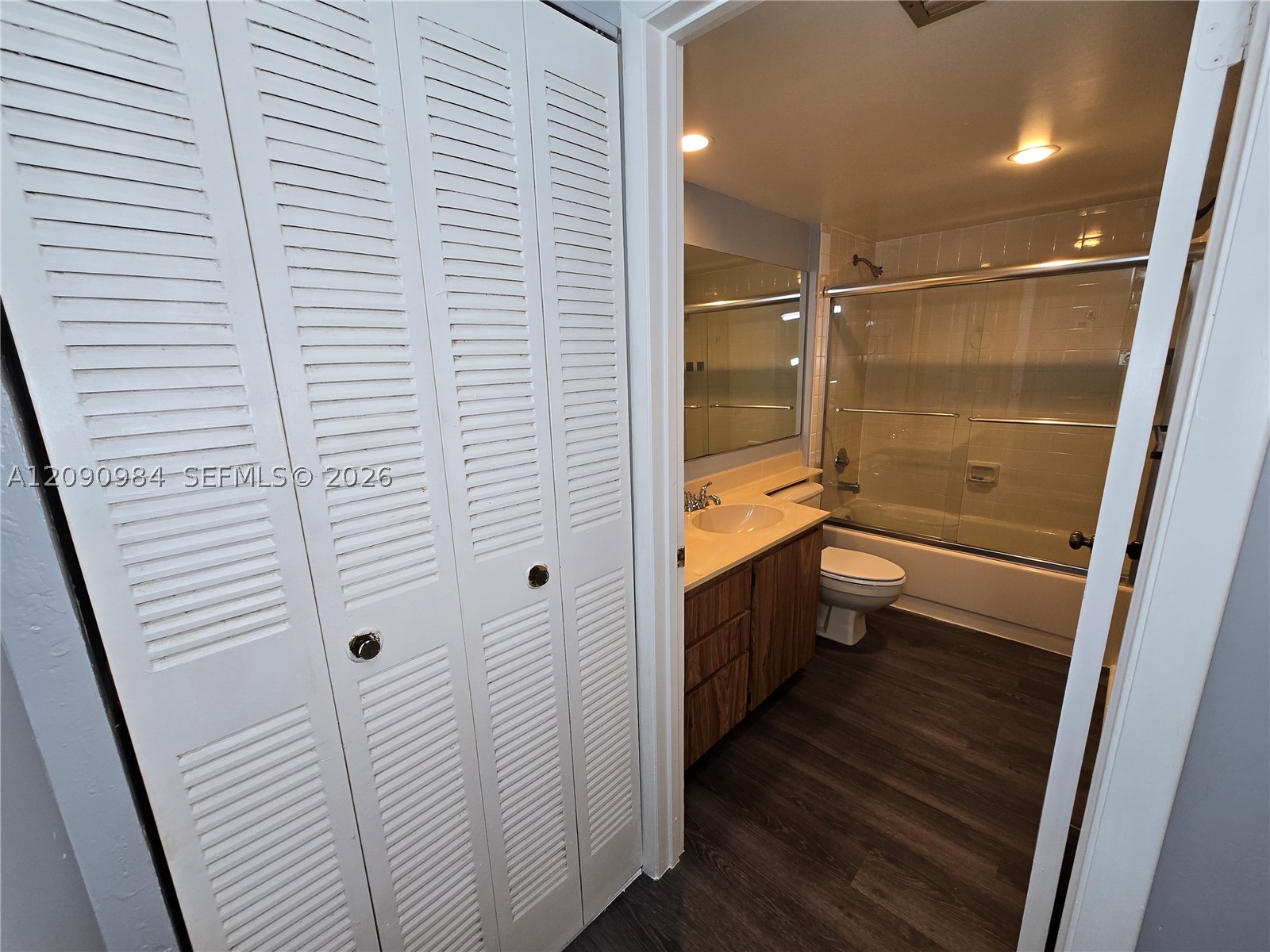 1526 Whitehall Dr #304, Davie FL 33324