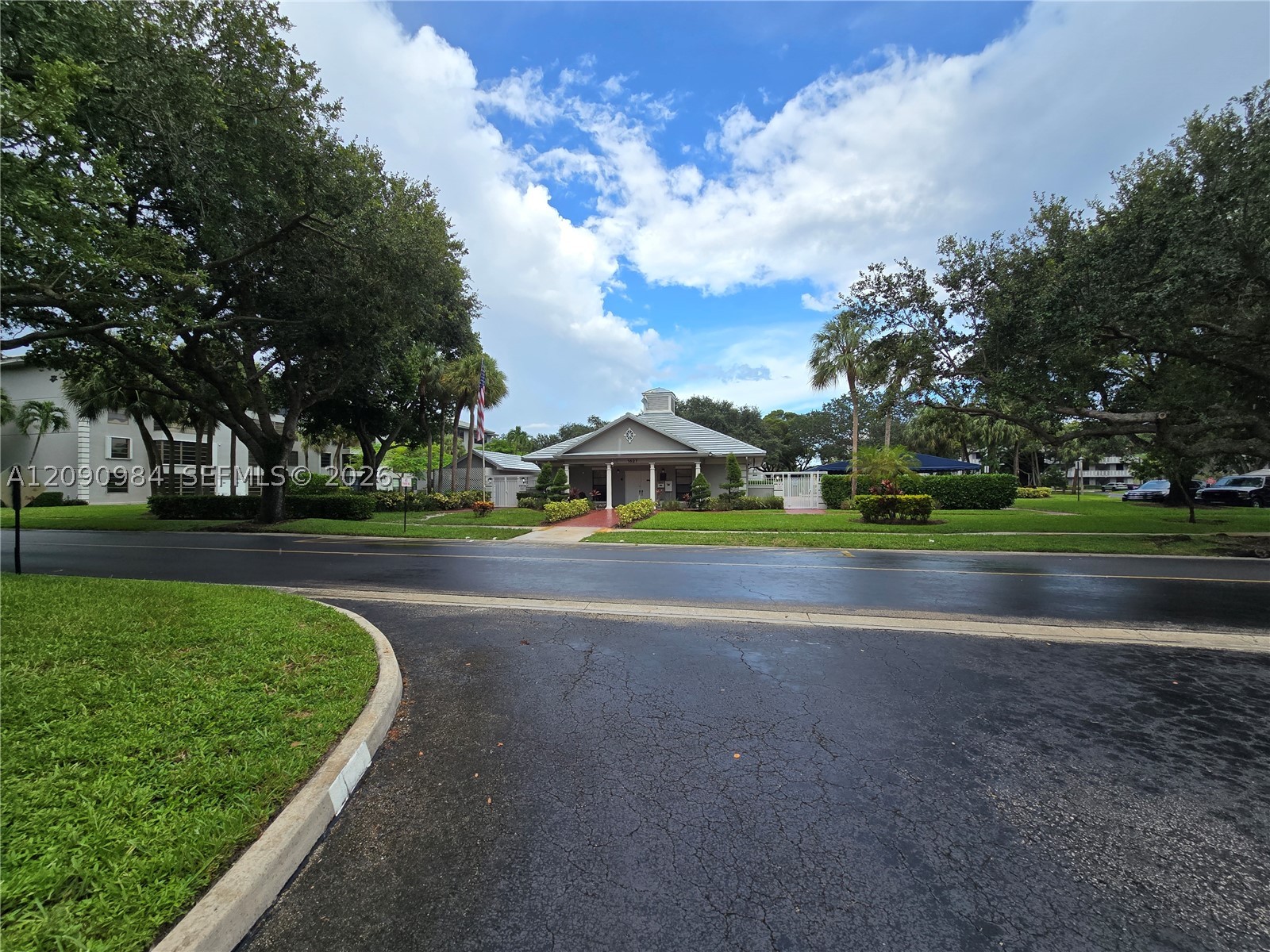 1526 Whitehall Dr #304, Davie FL 33324