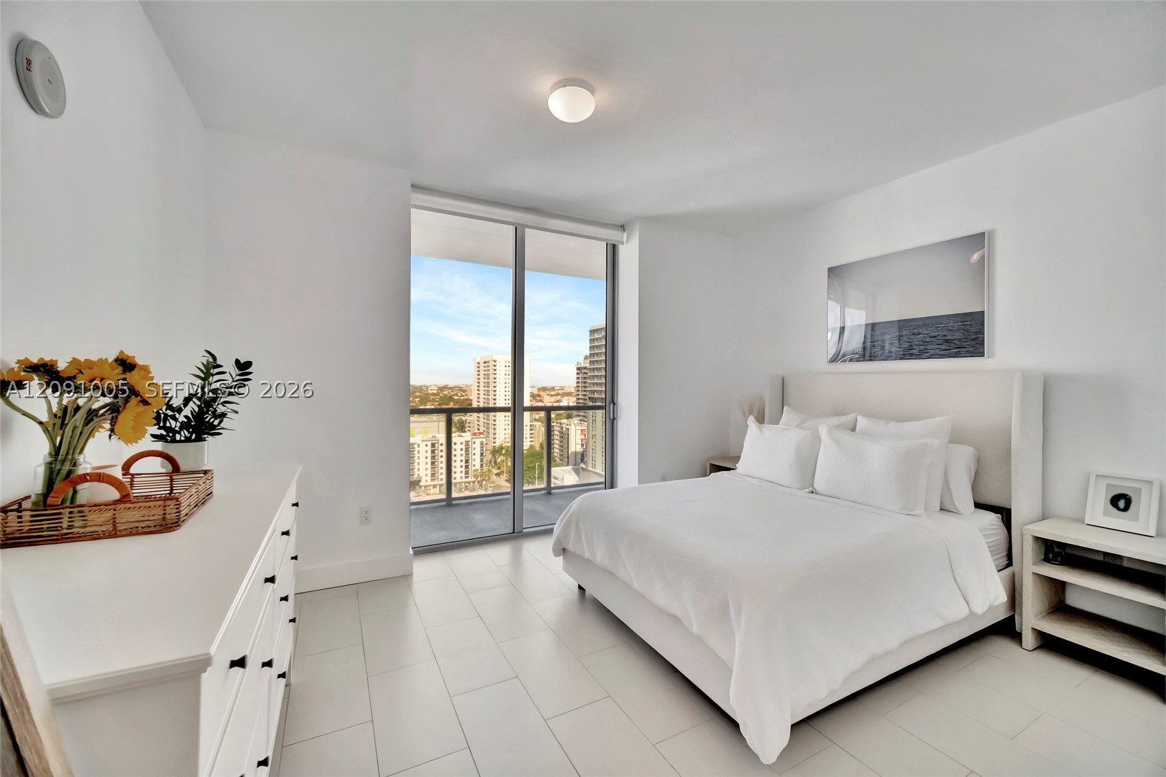 79 SW 12th St #2201-S, Miami FL 33130