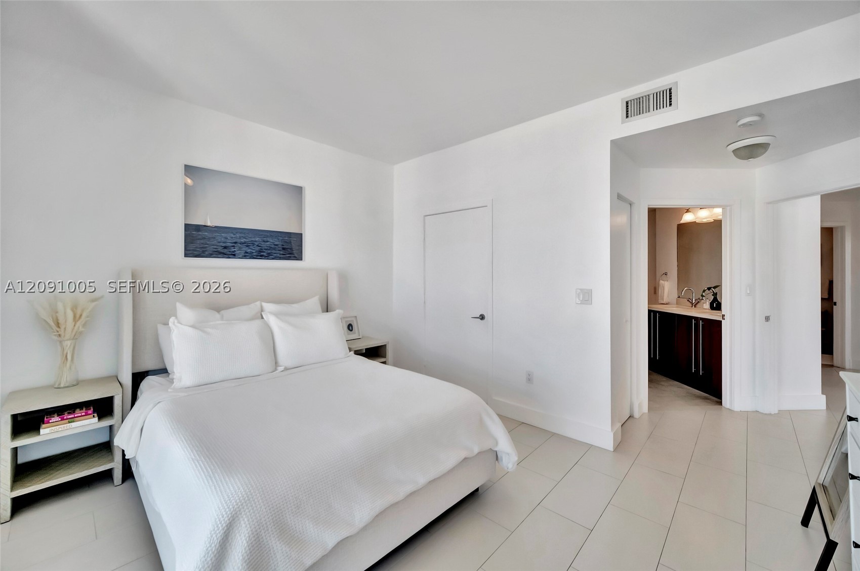 79 SW 12th St #2201-S, Miami FL 33130