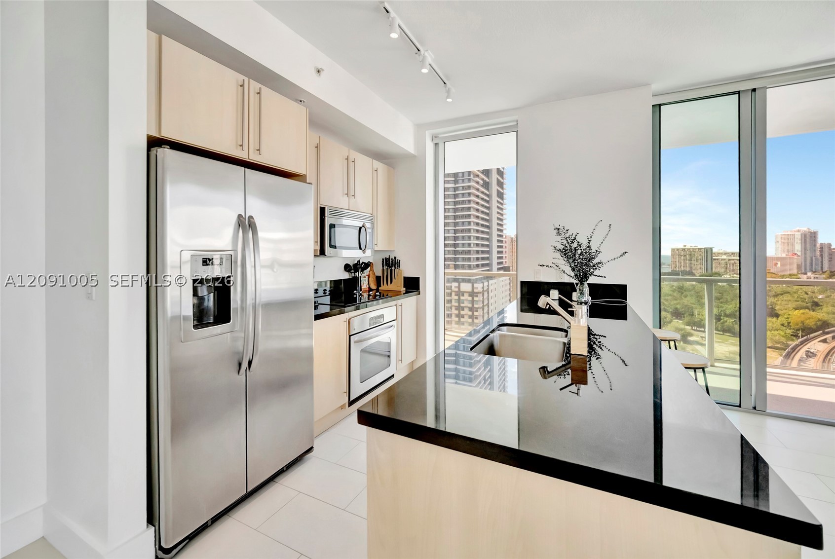 79 SW 12th St #2201-S, Miami FL 33130