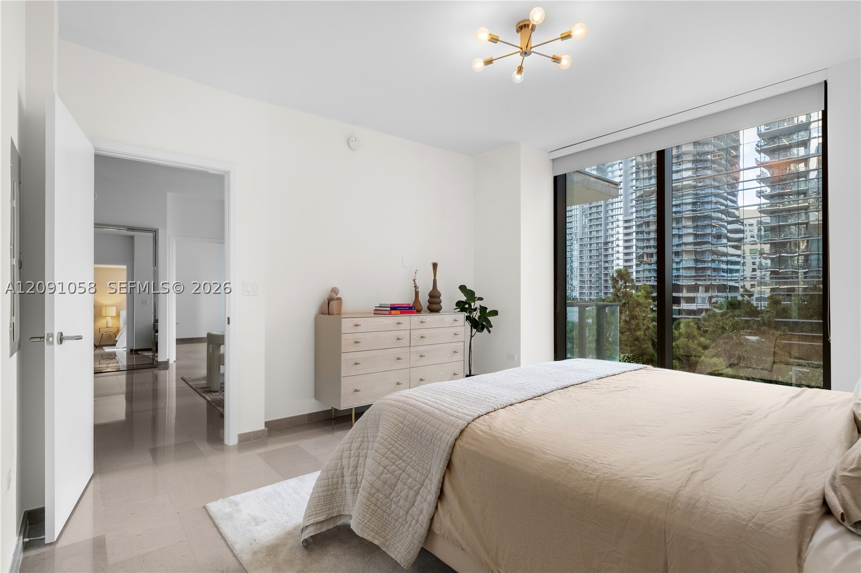 88 SW 7th St #809, Miami FL 33130