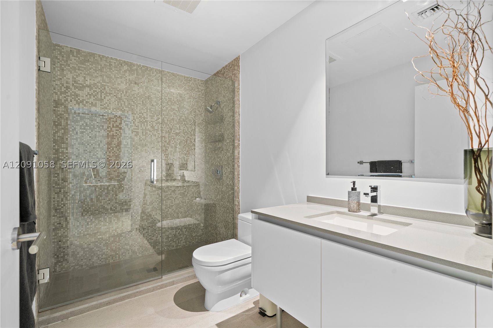 88 SW 7th St #809, Miami FL 33130