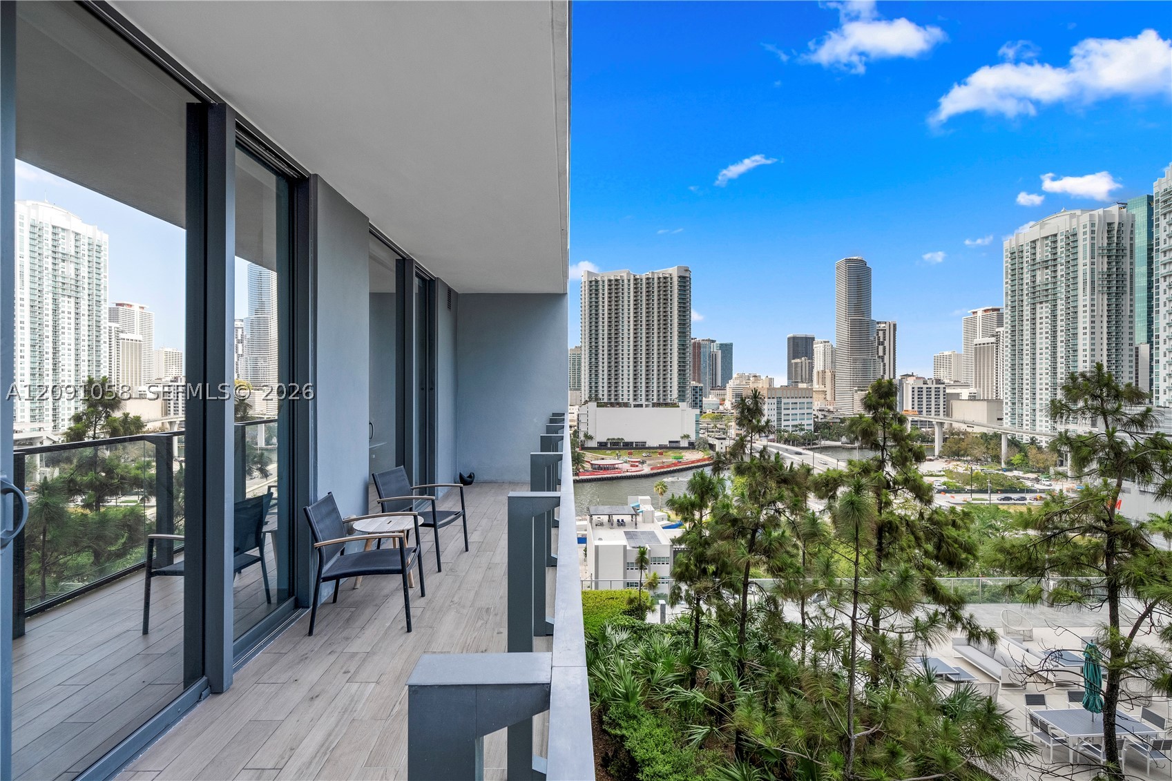 88 SW 7th St #809, Miami FL 33130