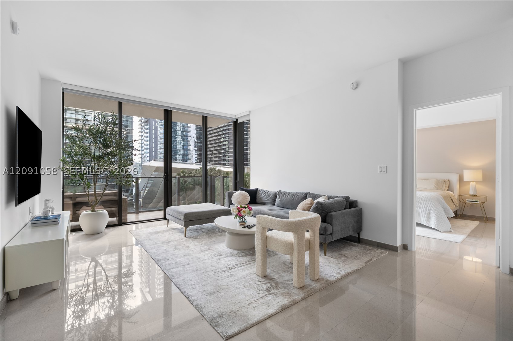 88 SW 7th St #809, Miami FL 33130