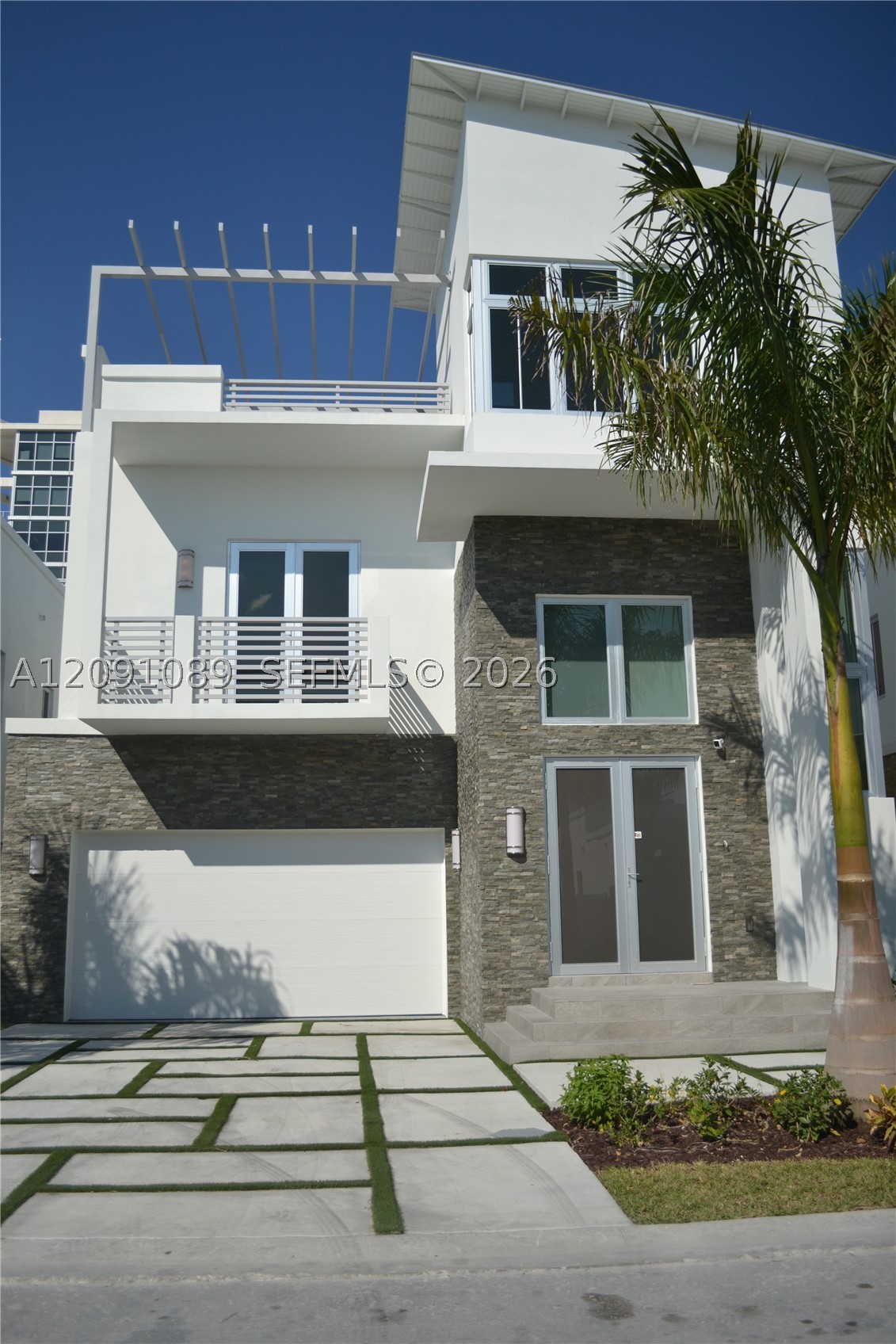 8241 NW 34th Dr, Doral FL 33122