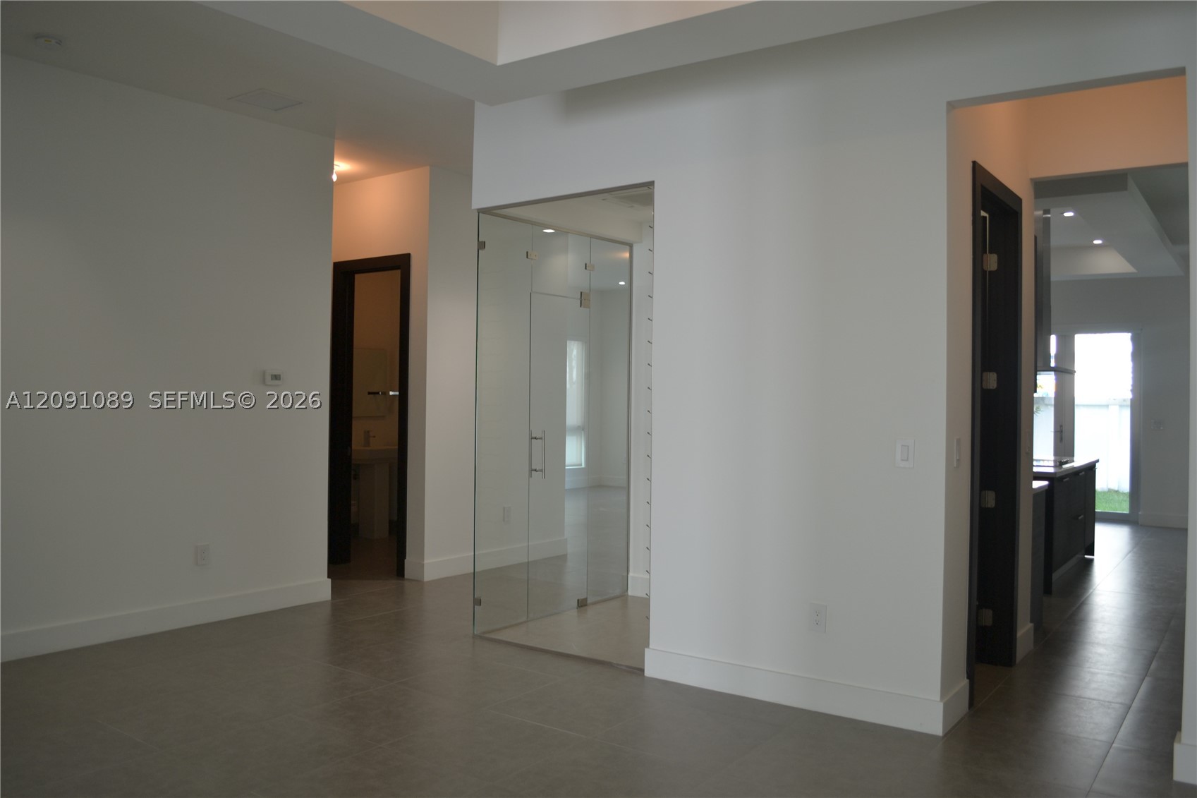 8241 NW 34th Dr, Doral FL 33122