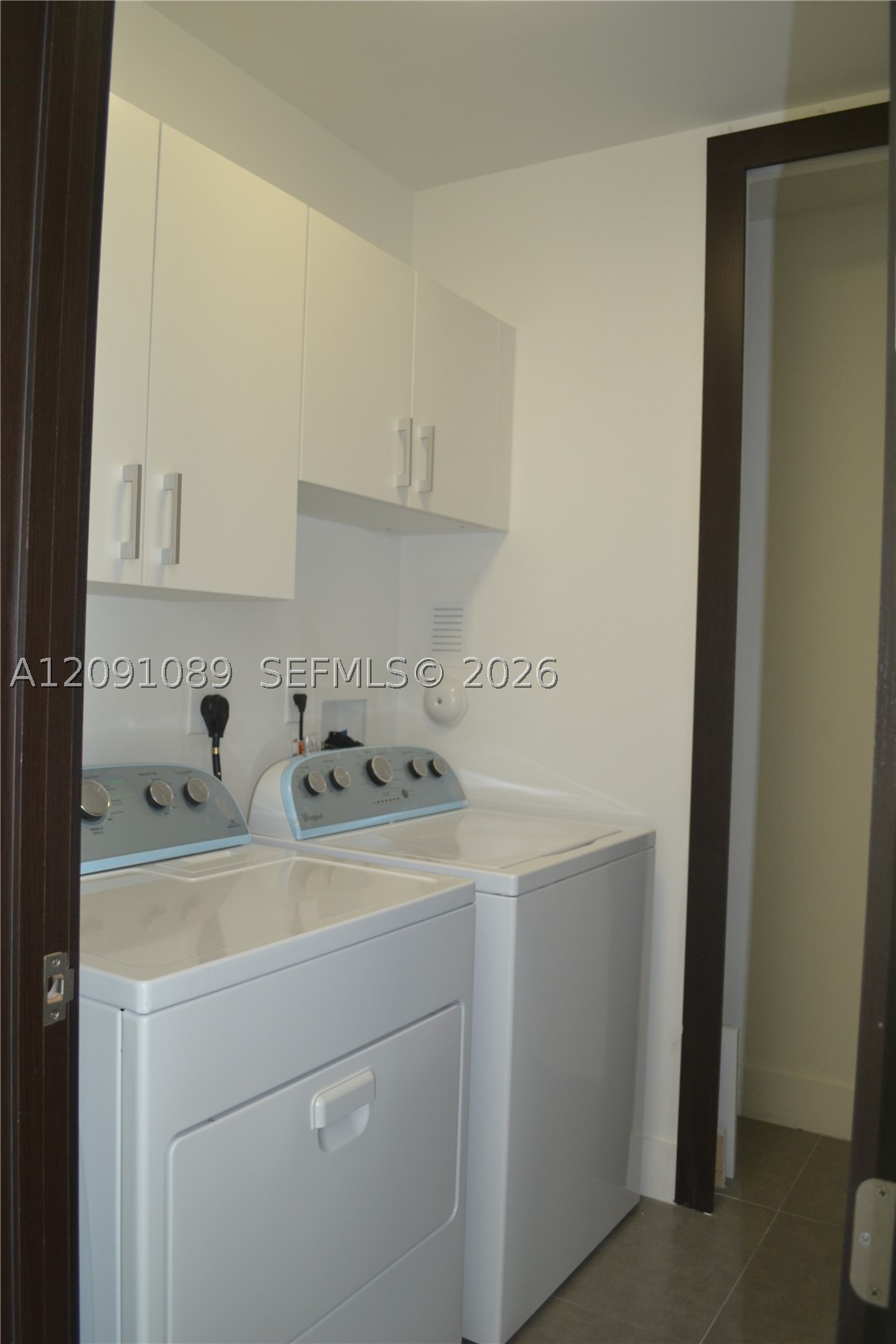 8241 NW 34th Dr, Doral FL 33122