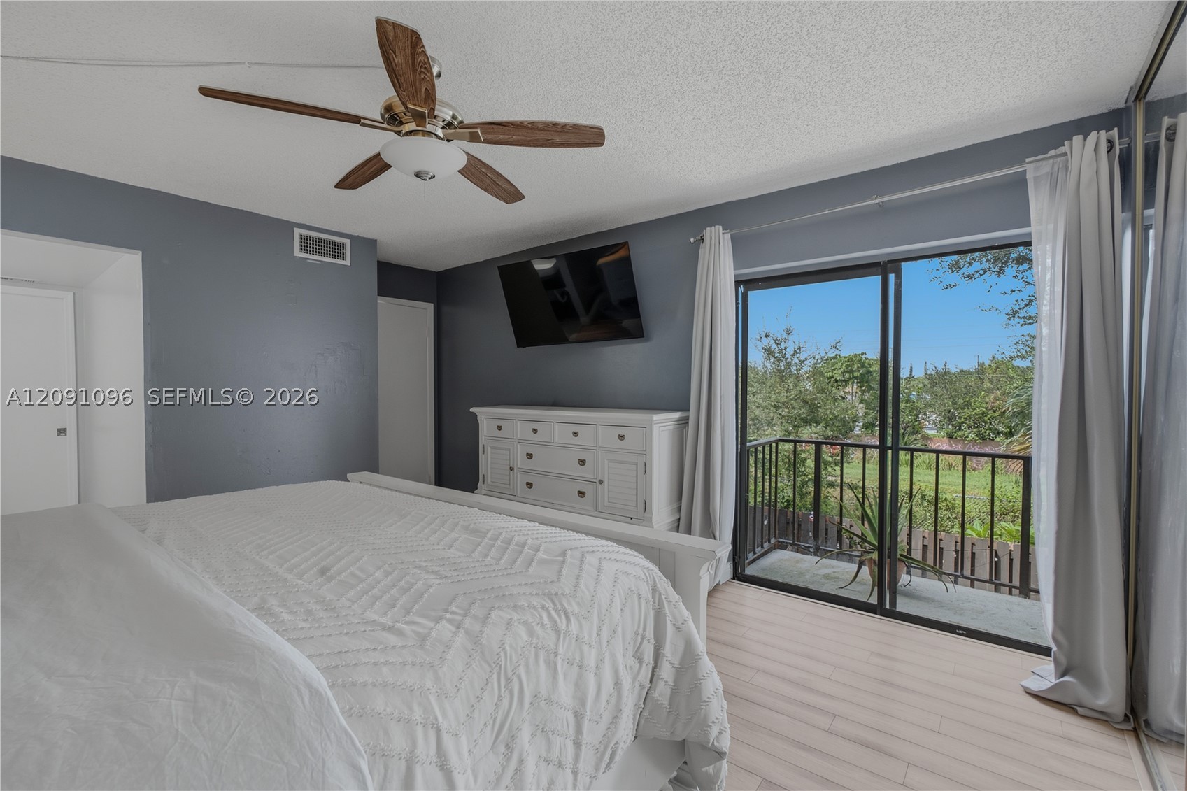 2160 White Pine Cir #B, Green Acres FL 33415