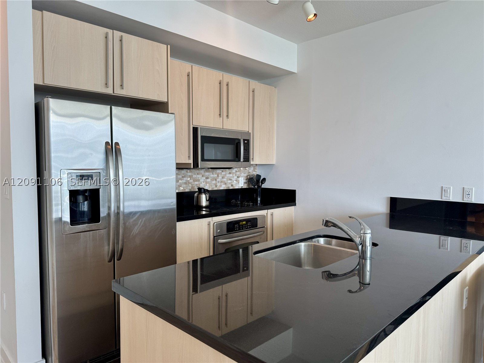 79 SW 12th St #3005, Miami FL 33130