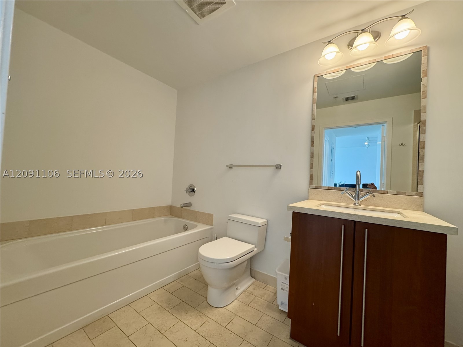 79 SW 12th St #3005, Miami FL 33130