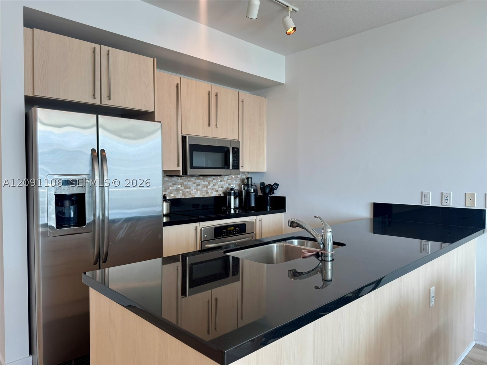 79 SW 12th St #3005, Miami FL 33130