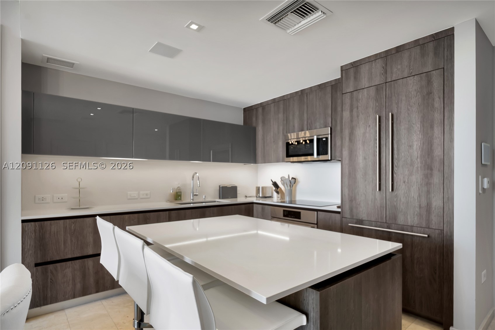 88 SW 7th St #3205, Miami FL 33130
