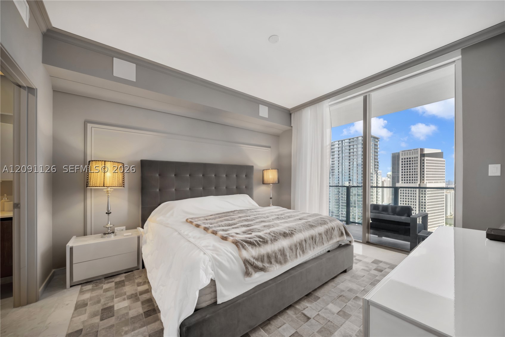 88 SW 7th St #3205, Miami FL 33130