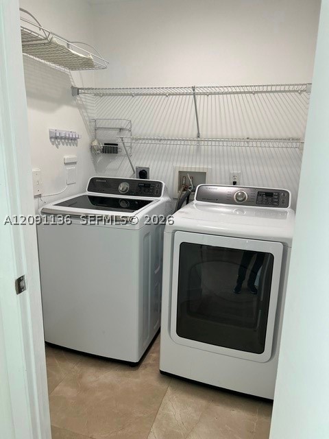3330 NE 190th St #LPH14, Aventura FL 33180