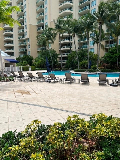 3330 NE 190th St #LPH14, Aventura FL 33180