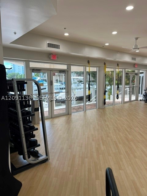 3330 NE 190th St #LPH14, Aventura FL 33180