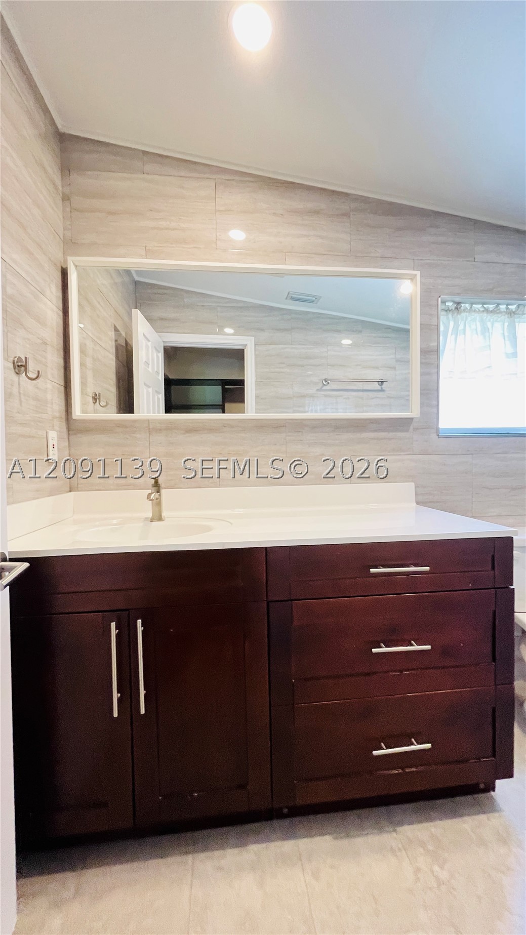2250 SW 23rd St, Miami FL 33145