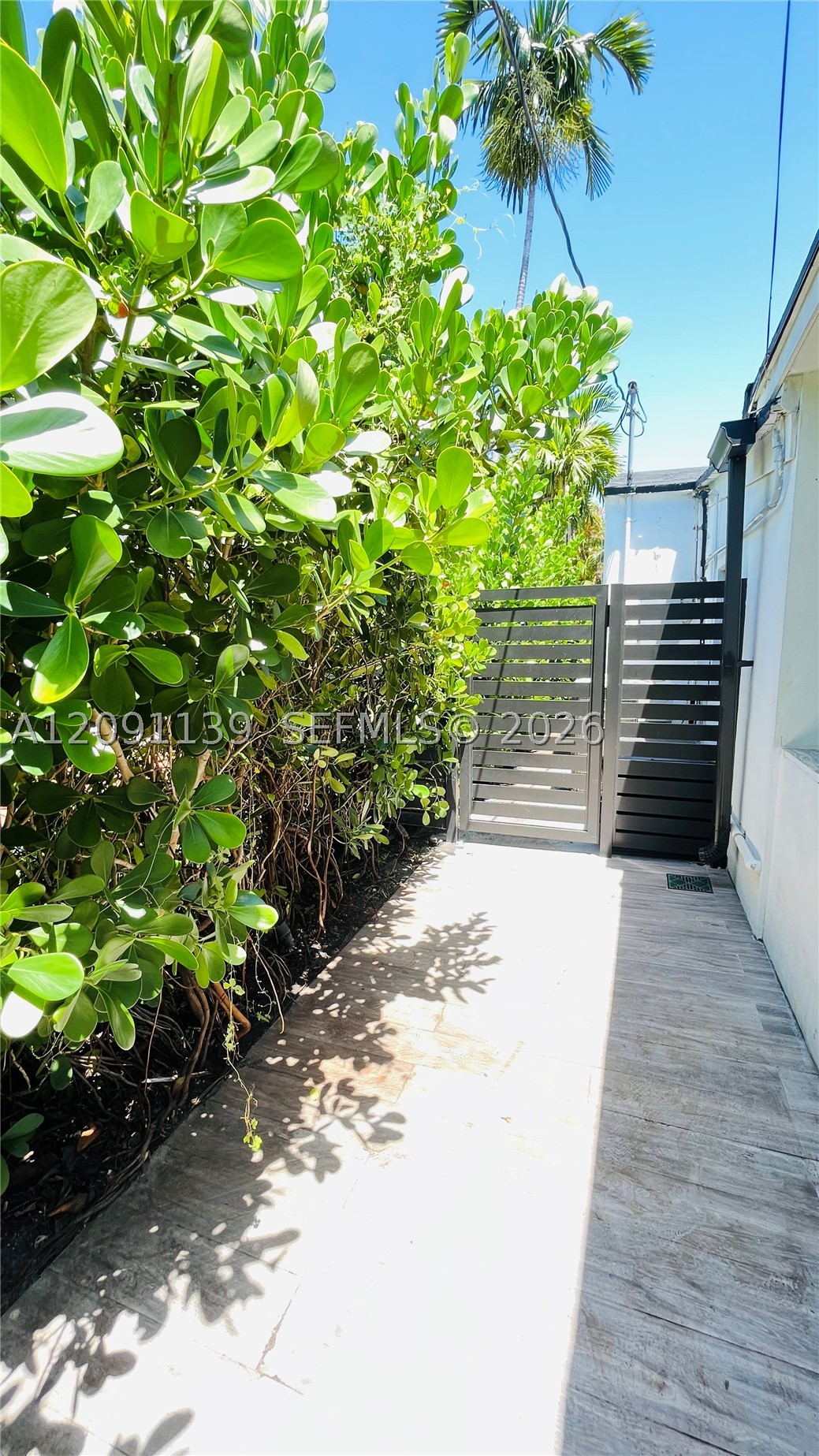 2250 SW 23rd St, Miami FL 33145