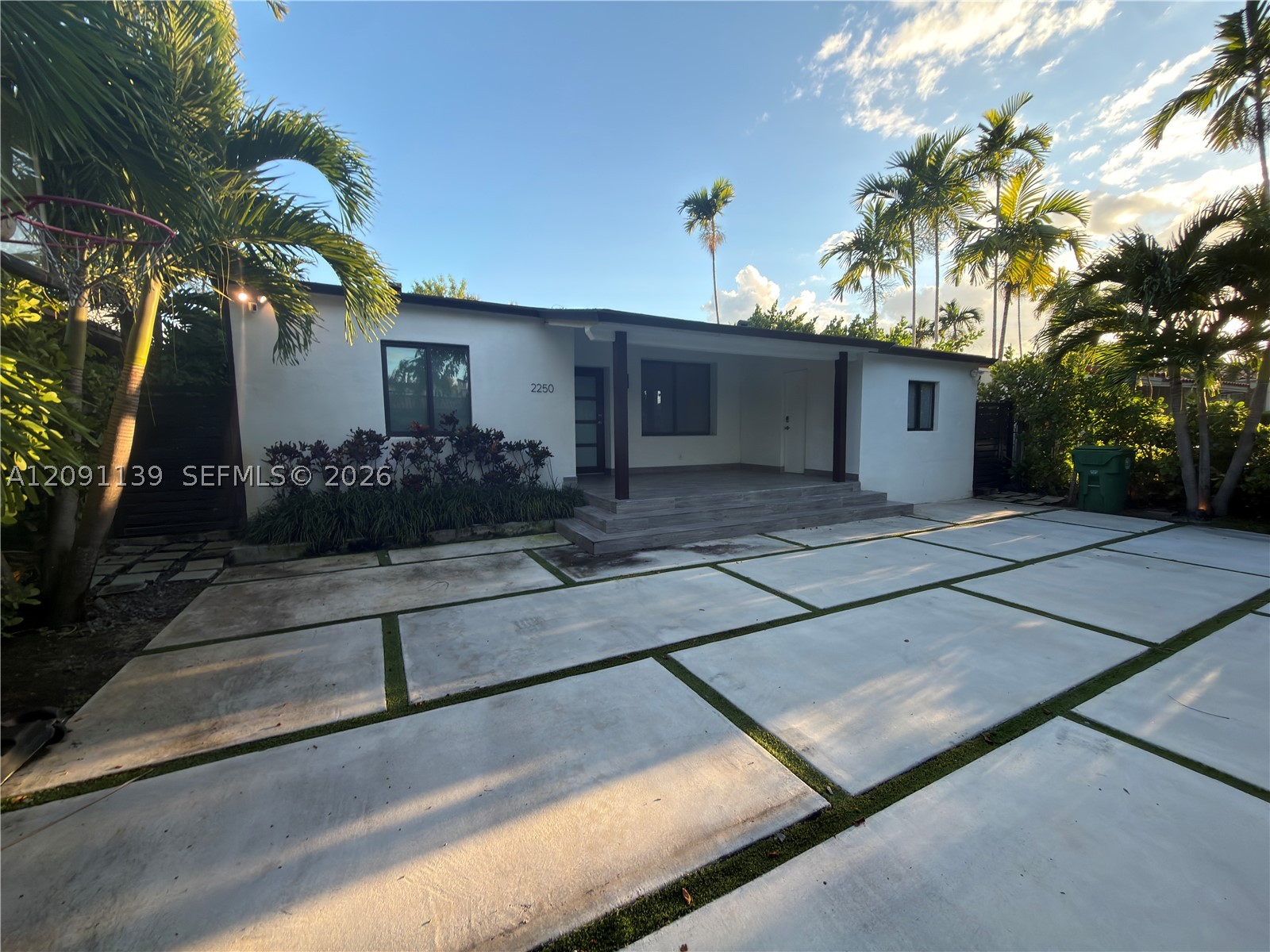 2250 SW 23rd St, Miami FL 33145