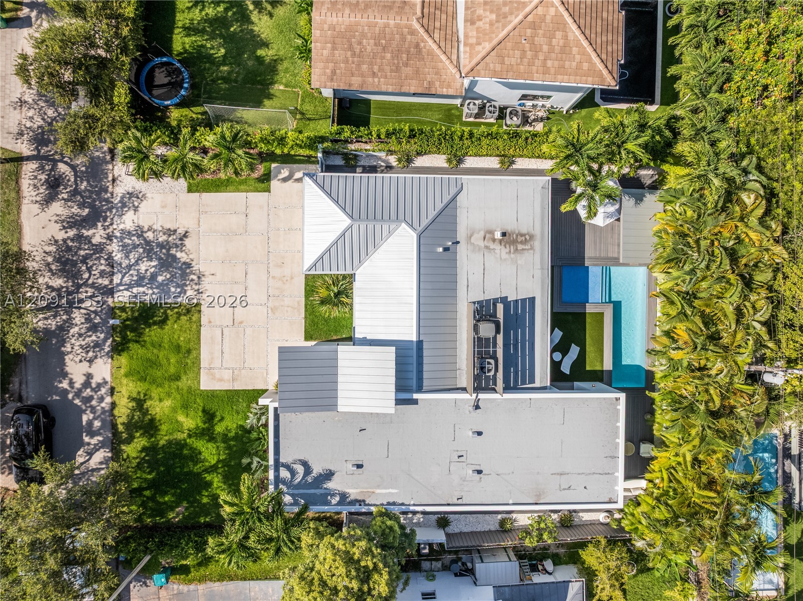 475 Woodcrest Rd, Key Biscayne FL 33149