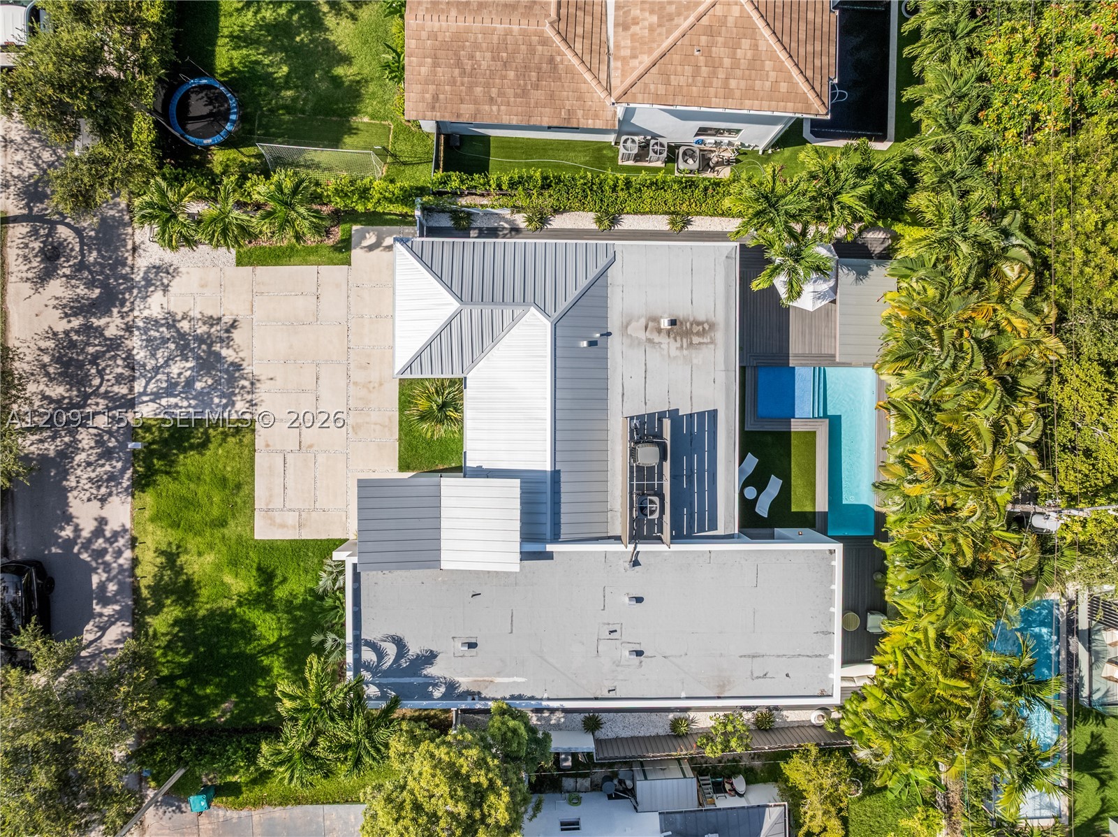 475 Woodcrest Rd, Key Biscayne FL 33149