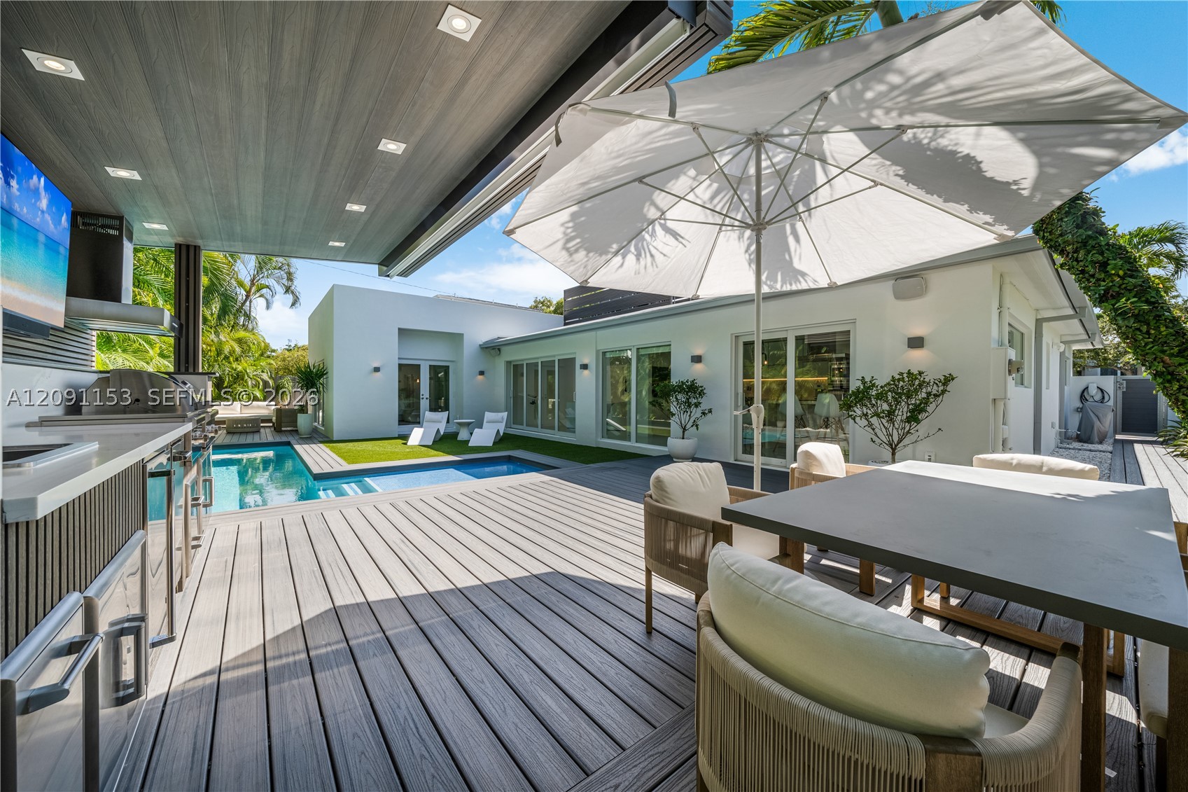 475 Woodcrest Rd, Key Biscayne FL 33149
