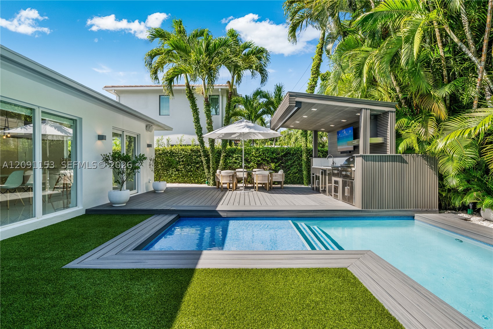 475 Woodcrest Rd, Key Biscayne FL 33149