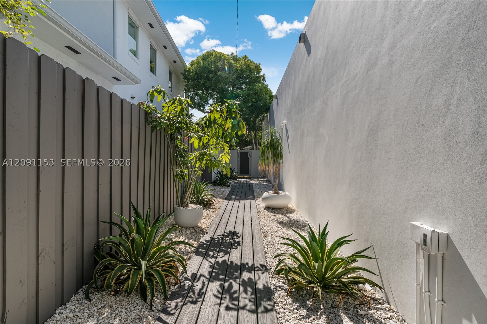 475 Woodcrest Rd, Key Biscayne FL 33149