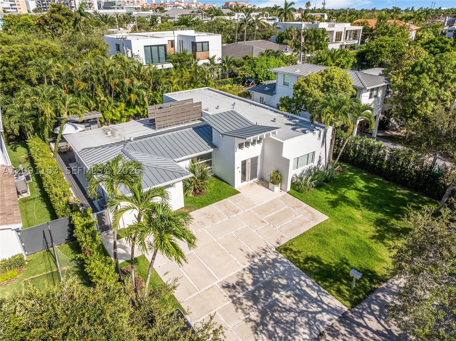 475 Woodcrest Rd, Key Biscayne FL 33149