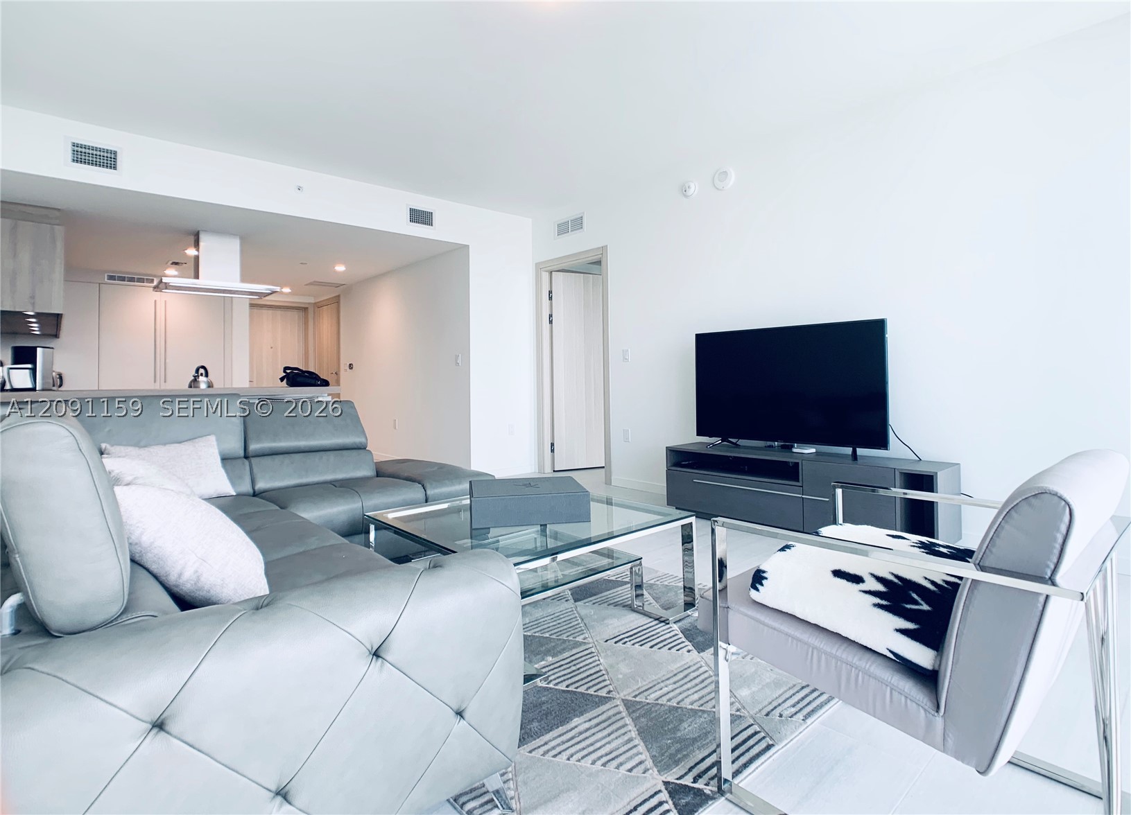1000 Brickell Plz #4504, Miami FL 33131