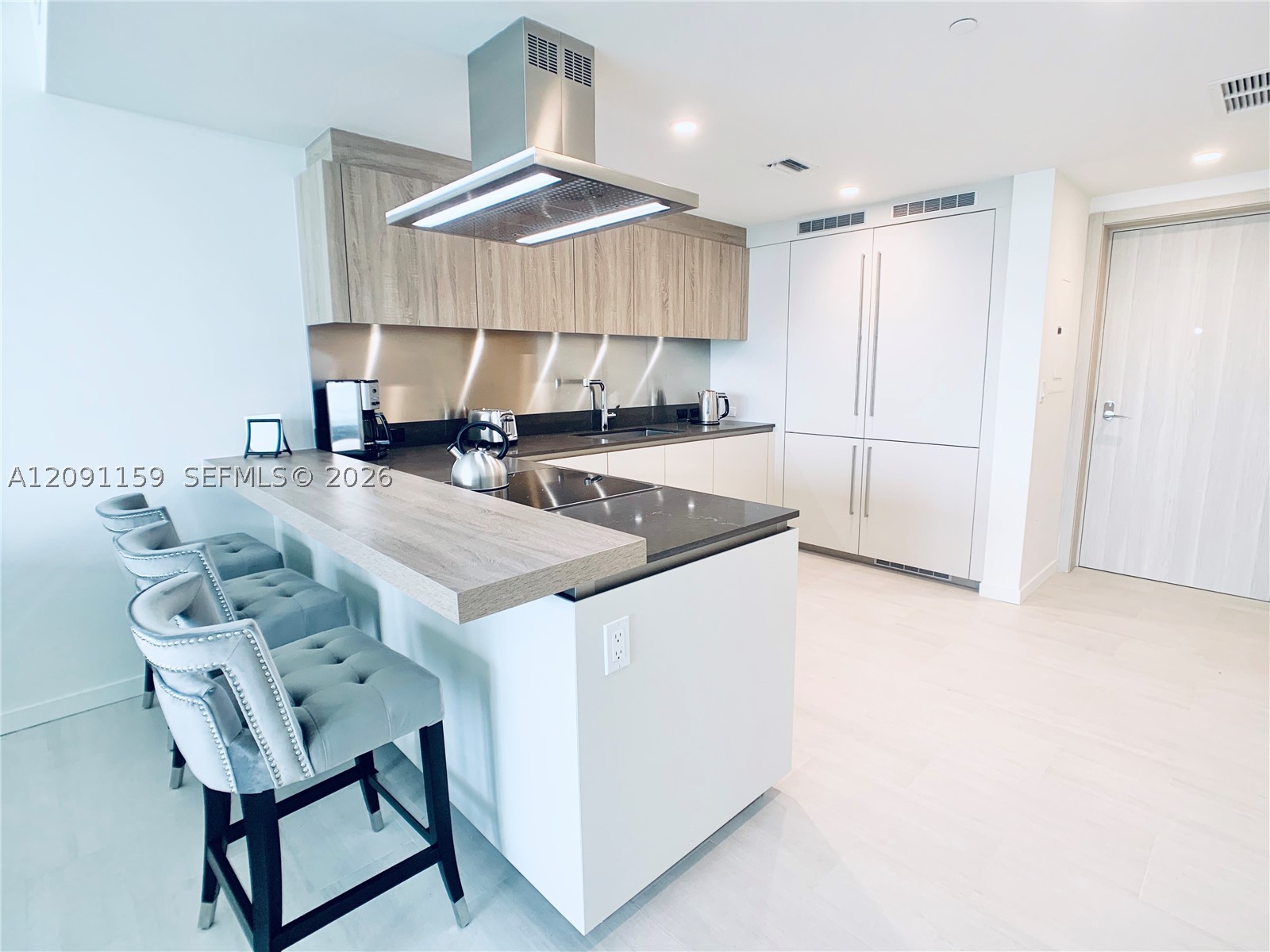 1000 Brickell Plz #4504, Miami FL 33131