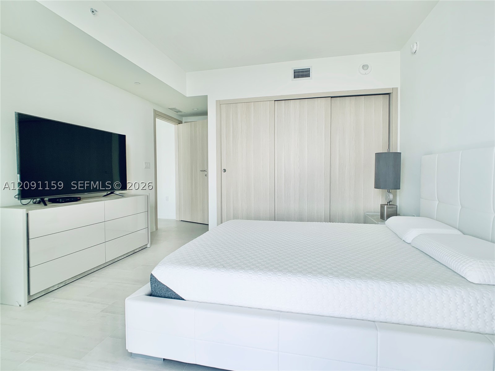 1000 Brickell Plz #4504, Miami FL 33131