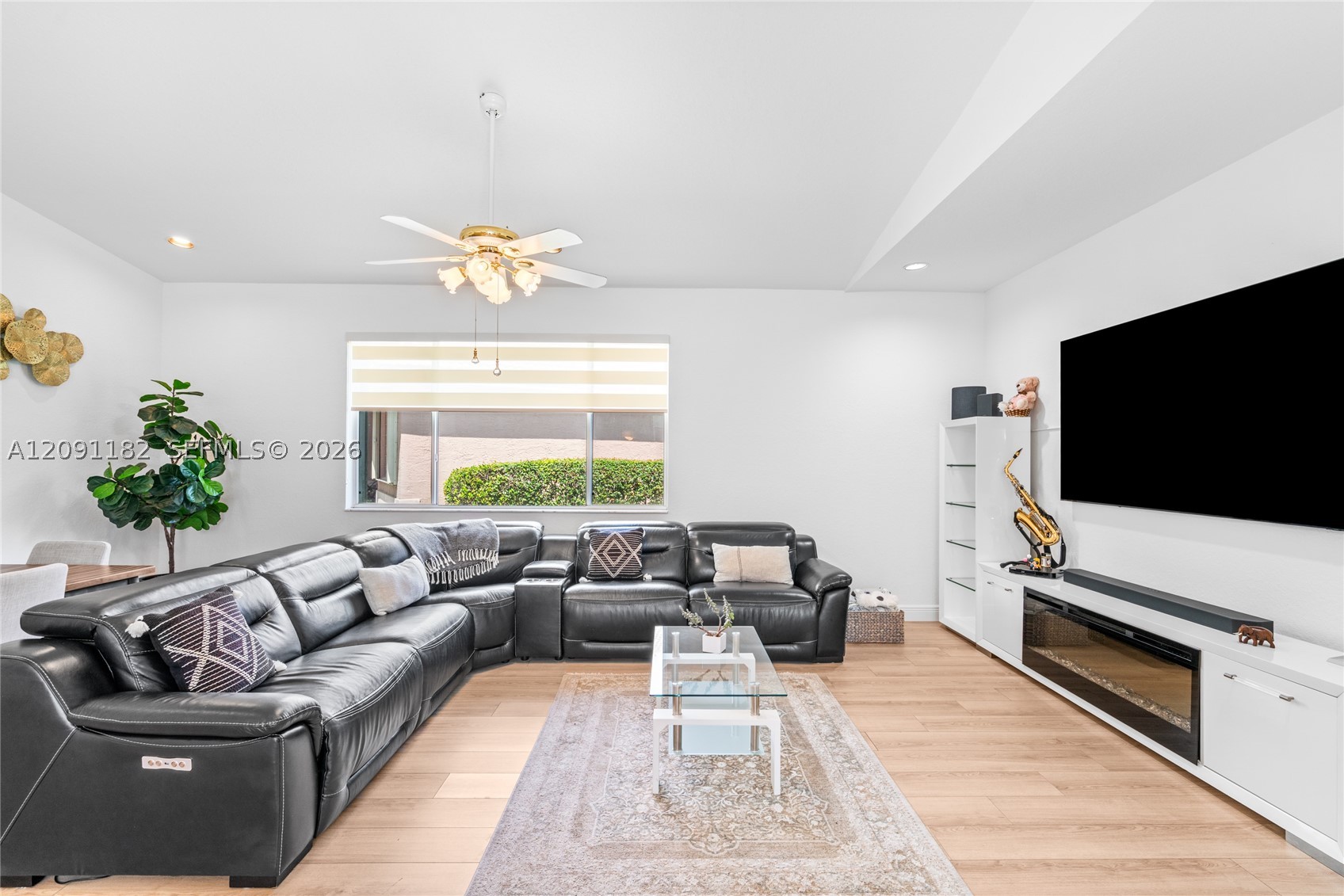 6420 Mallards Way, Coconut Creek FL 33073