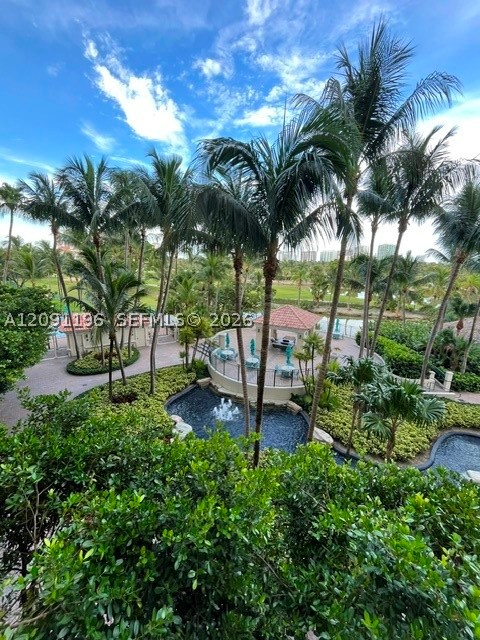 19501 W Country Club Dr #302, Aventura FL 33180