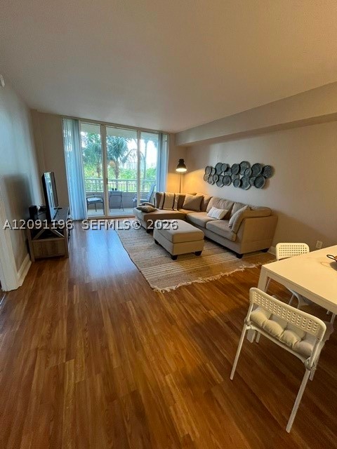 19501 W Country Club Dr #302, Aventura FL 33180