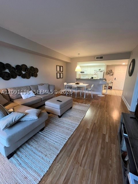 19501 W Country Club Dr #302, Aventura FL 33180