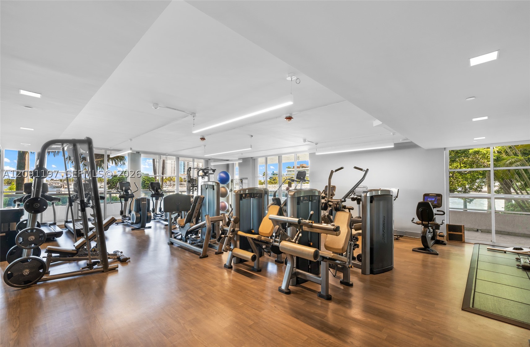 10 Venetian Way #1404, Miami Beach FL 33139
