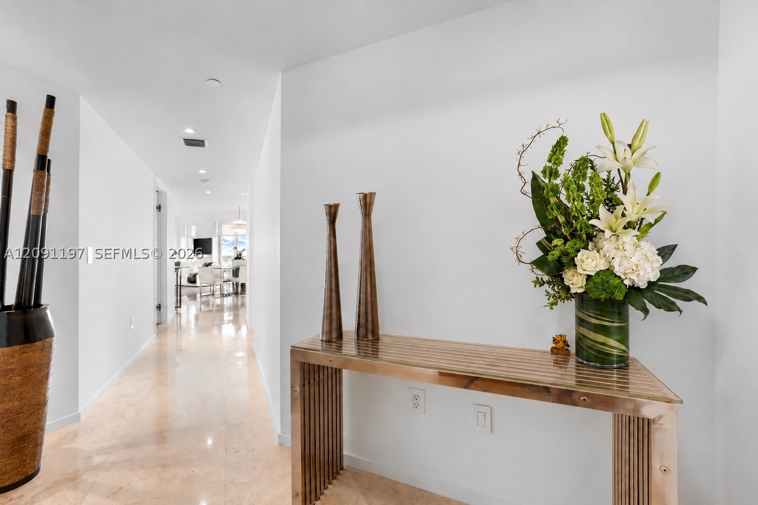 10 Venetian Way #1404, Miami Beach FL 33139