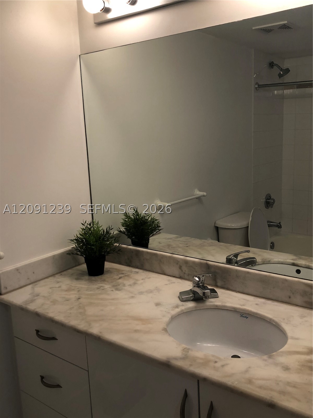 1200 Brickell Bay Dr #2416, Miami FL 33131