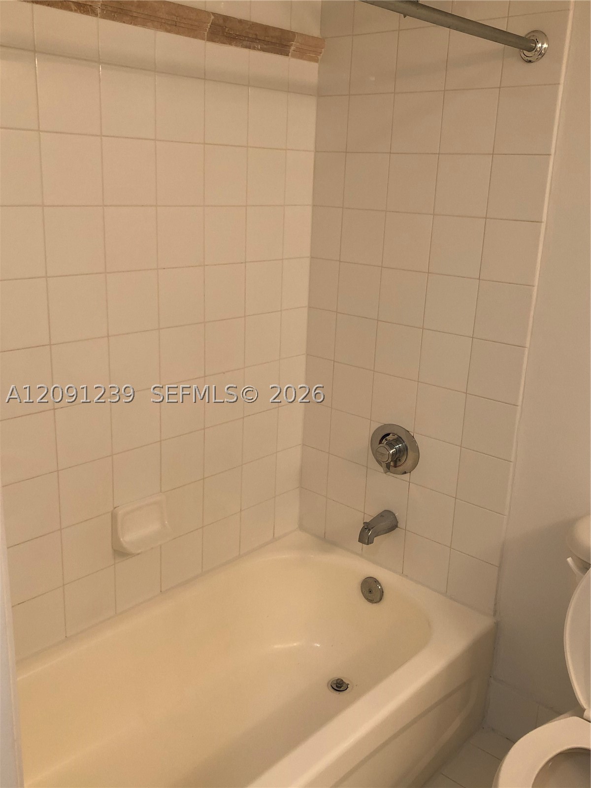1200 Brickell Bay Dr #2416, Miami FL 33131