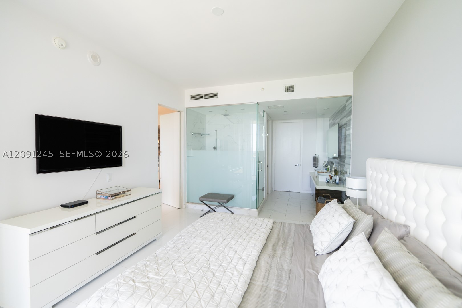 1100 Biscayne Blvd #3302, Miami FL 33132