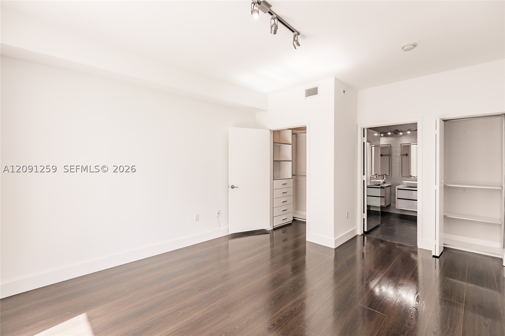 1111 SW 1st Ave #3216, Miami FL 33130